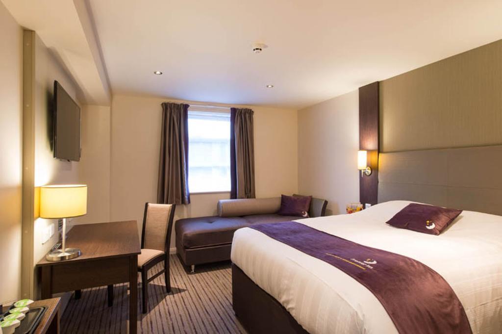 Premier Inn Luton Town Centre ห้อง รูปภาพ