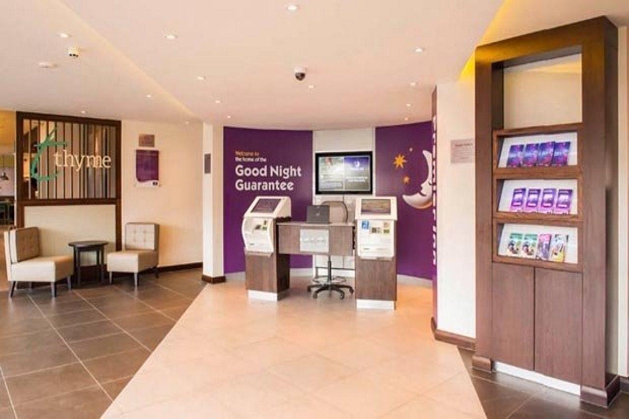 Premier Inn Luton Town Centre ภายนอก รูปภาพ